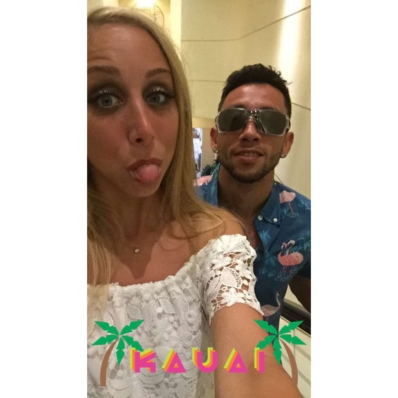 Meet your Posher, Tiffany - Picture 4 of 4